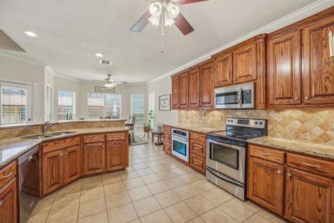 137 N Natural Spring Lane Azle TX 76020