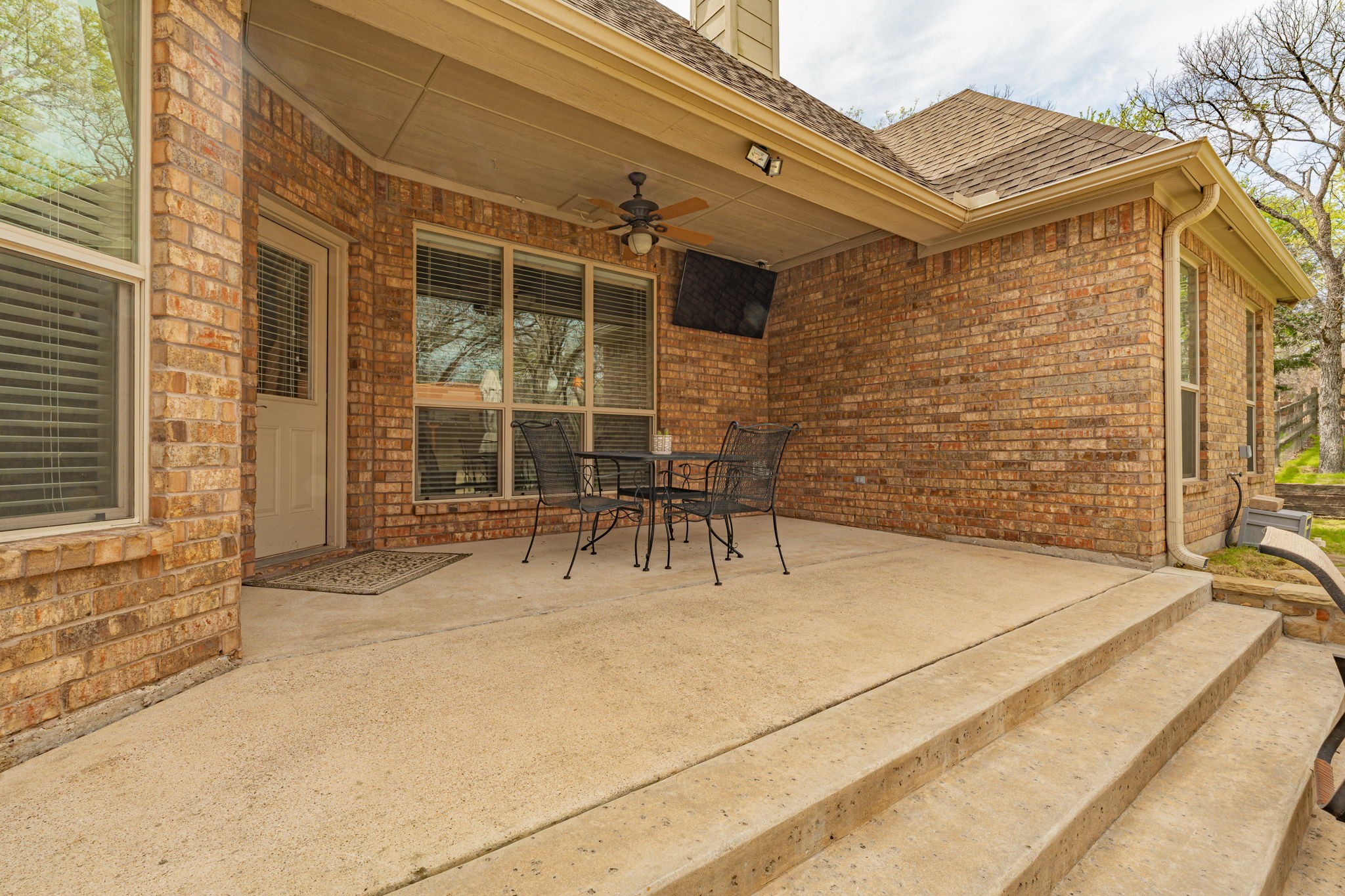 137 N Natural Spring Lane Azle TX 76020
