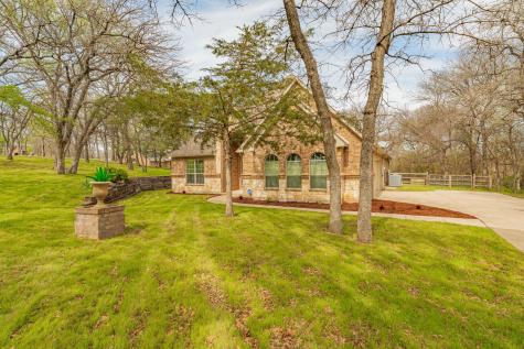 137 N Natural Spring Lane Azle TX 76020