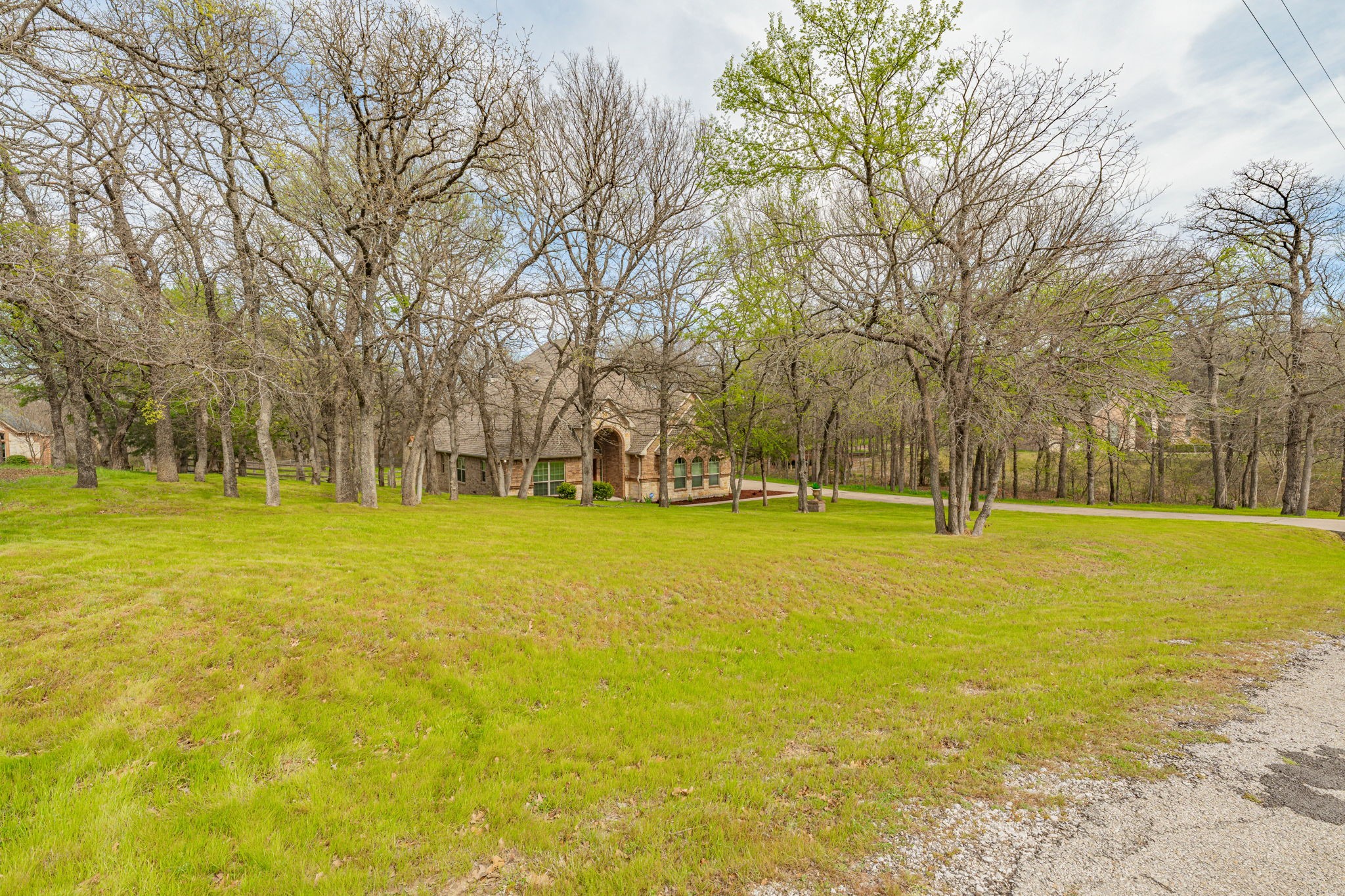 137 N Natural Spring Lane Azle TX 76020