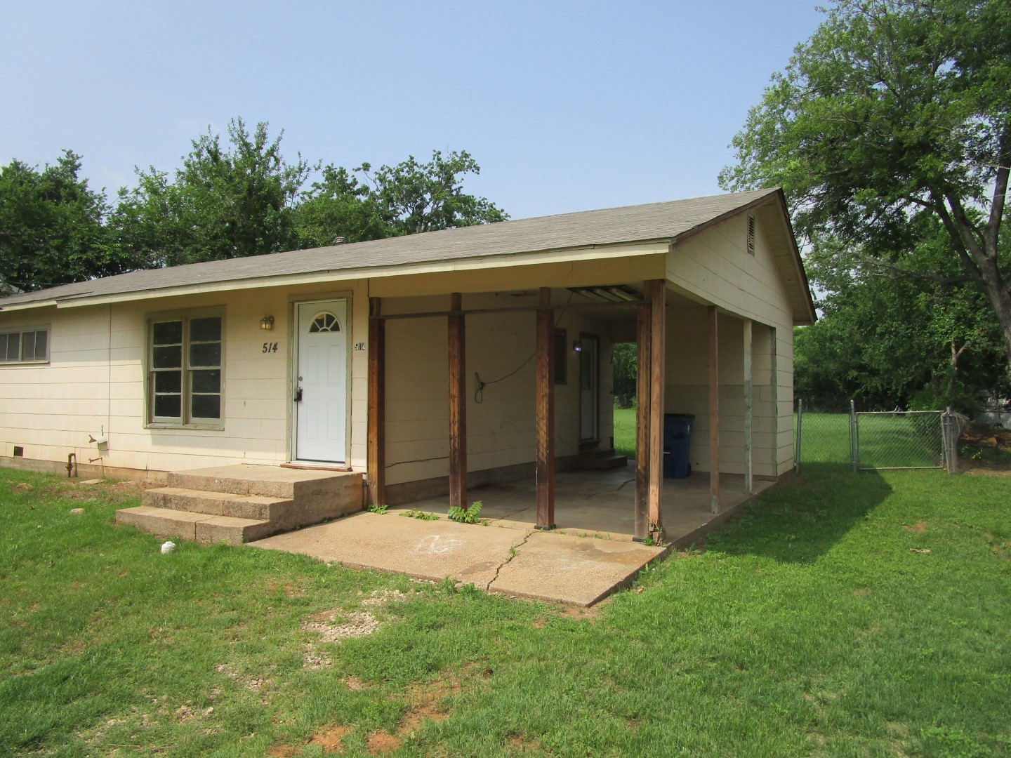 514 S Avenue C Olney TX 76374