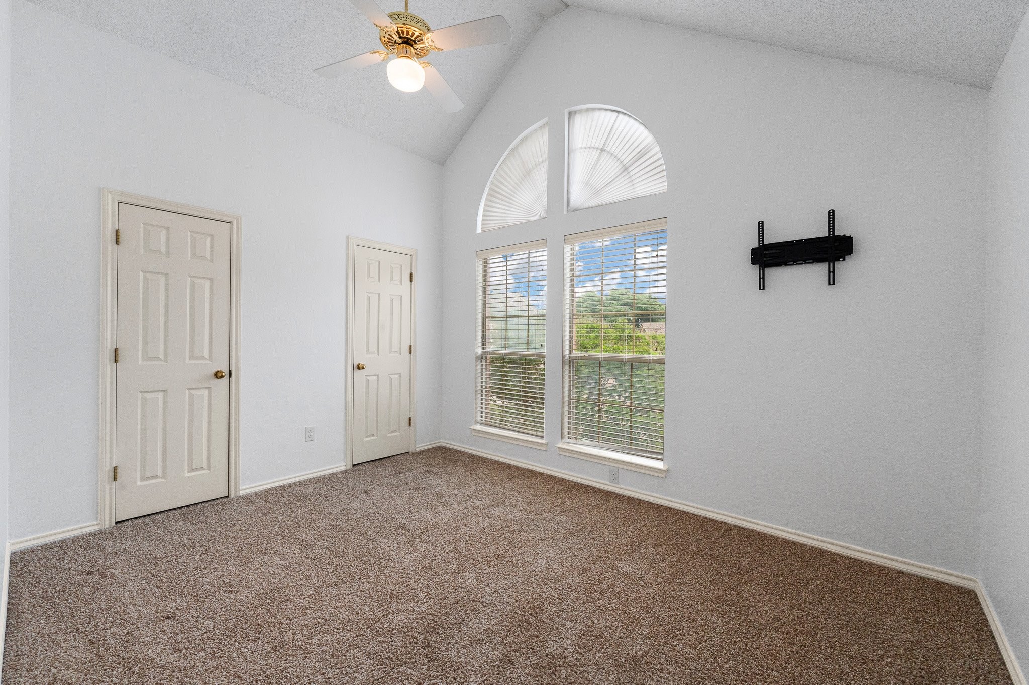 5956 River Bend Drive Benbrook TX 76132