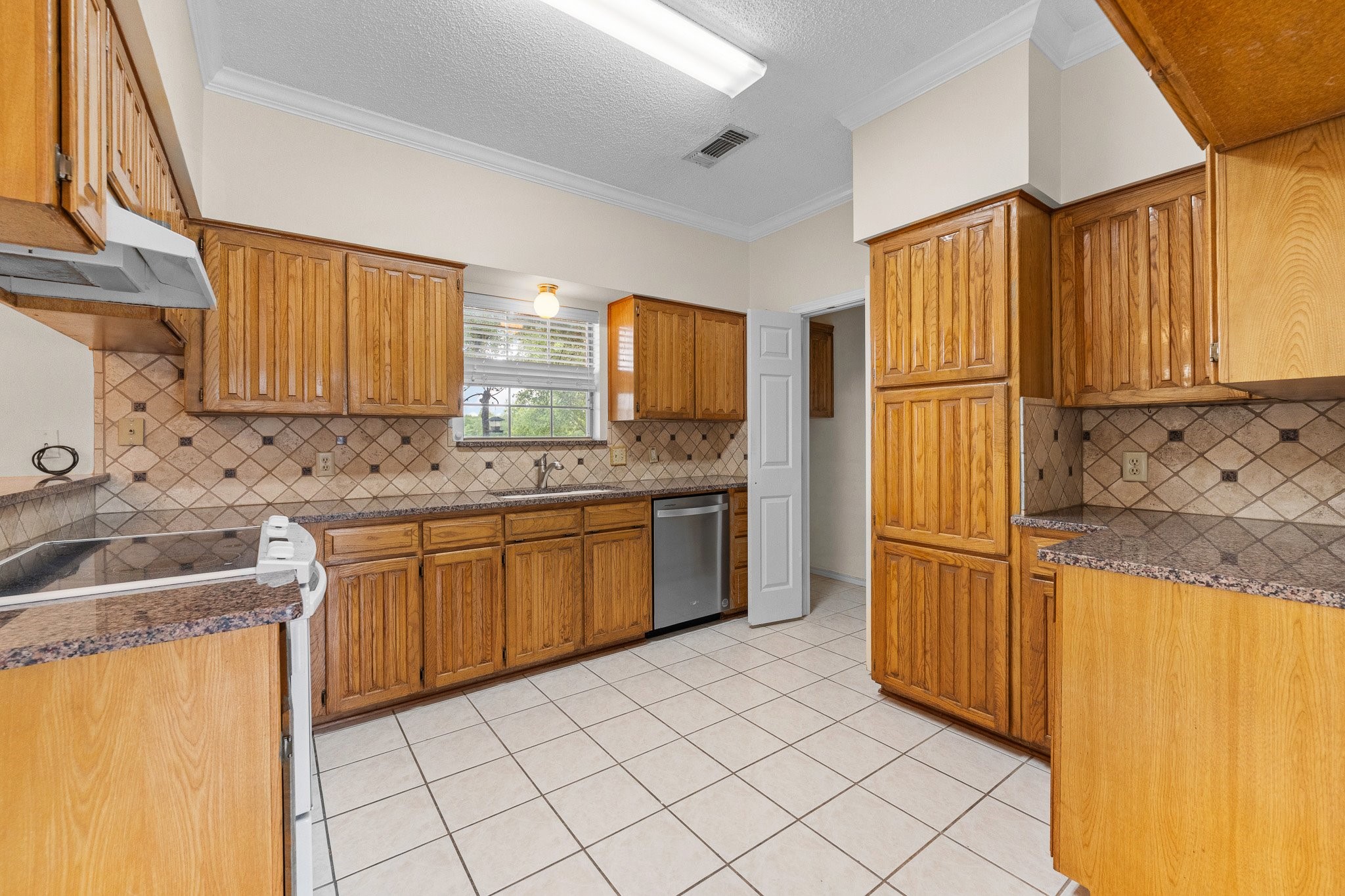 5956 River Bend Drive Benbrook TX 76132