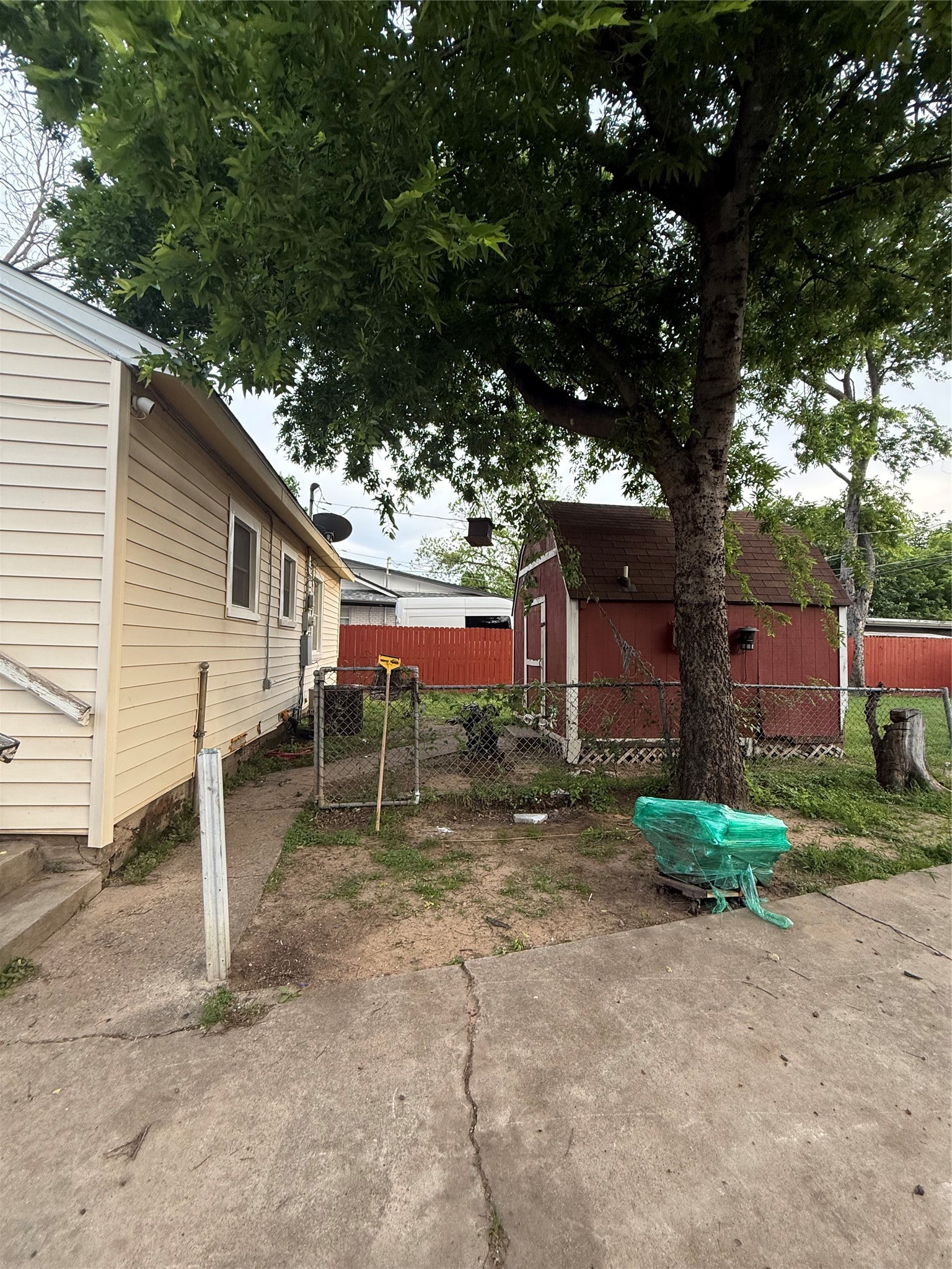 217 NW 14th Street Grand Prairie TX 75050