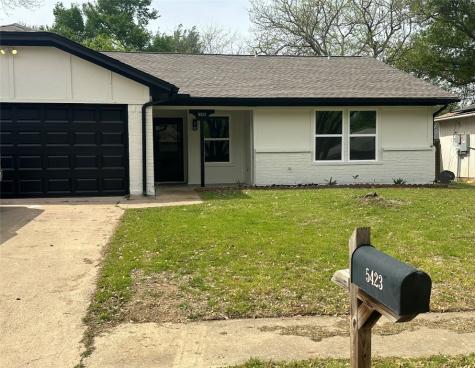 5423 Kings Manor Drive Lake Dallas TX 75065
