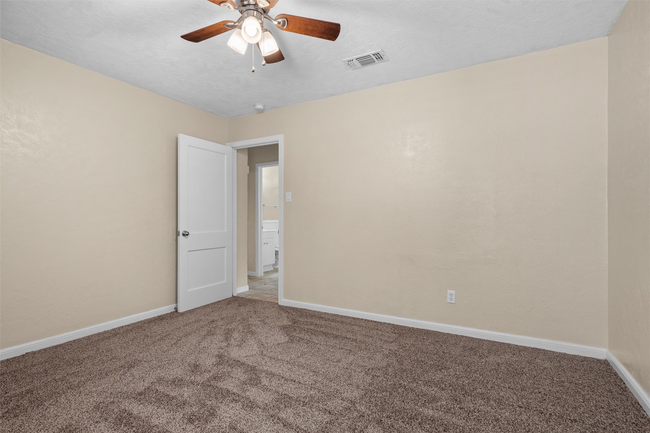 5441 Thomas Lane River Oaks TX 76114