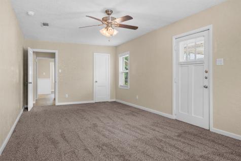 5441 Thomas Lane River Oaks TX 76114