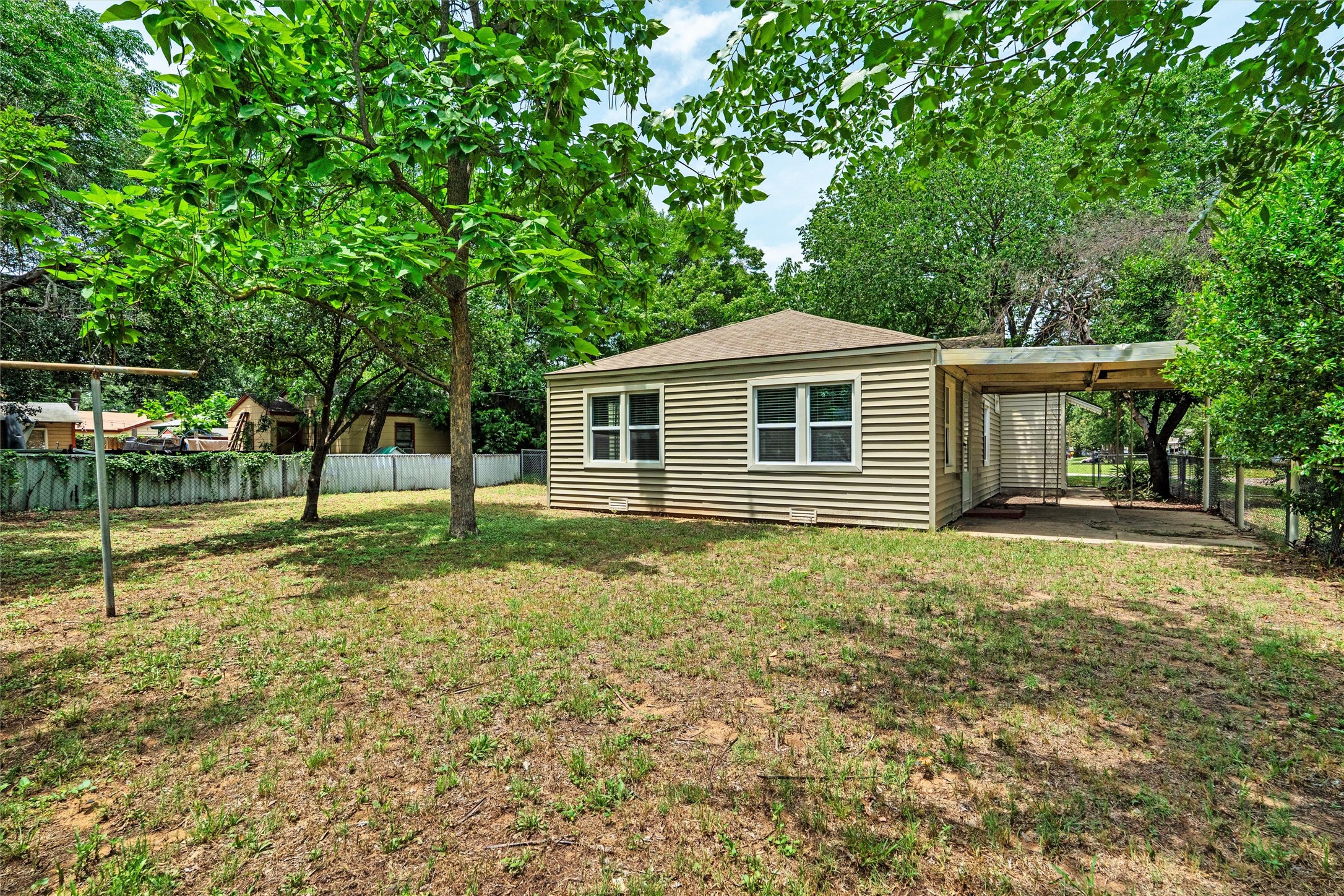 5441 Thomas Lane River Oaks TX 76114