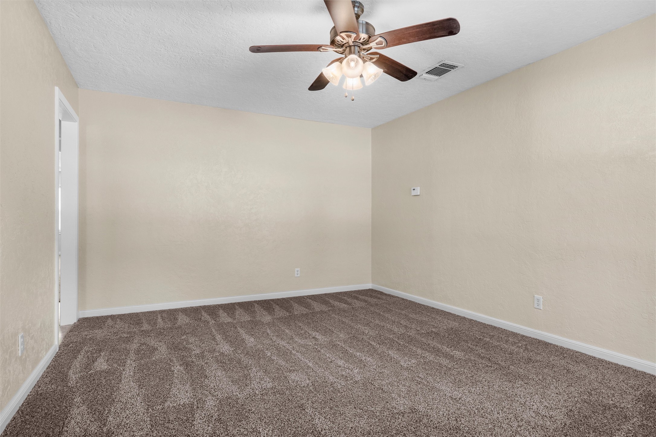 5441 Thomas Lane River Oaks TX 76114