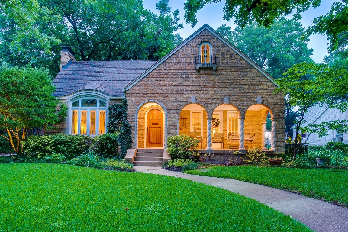 1921 Mayflower Drive Dallas TX 75208