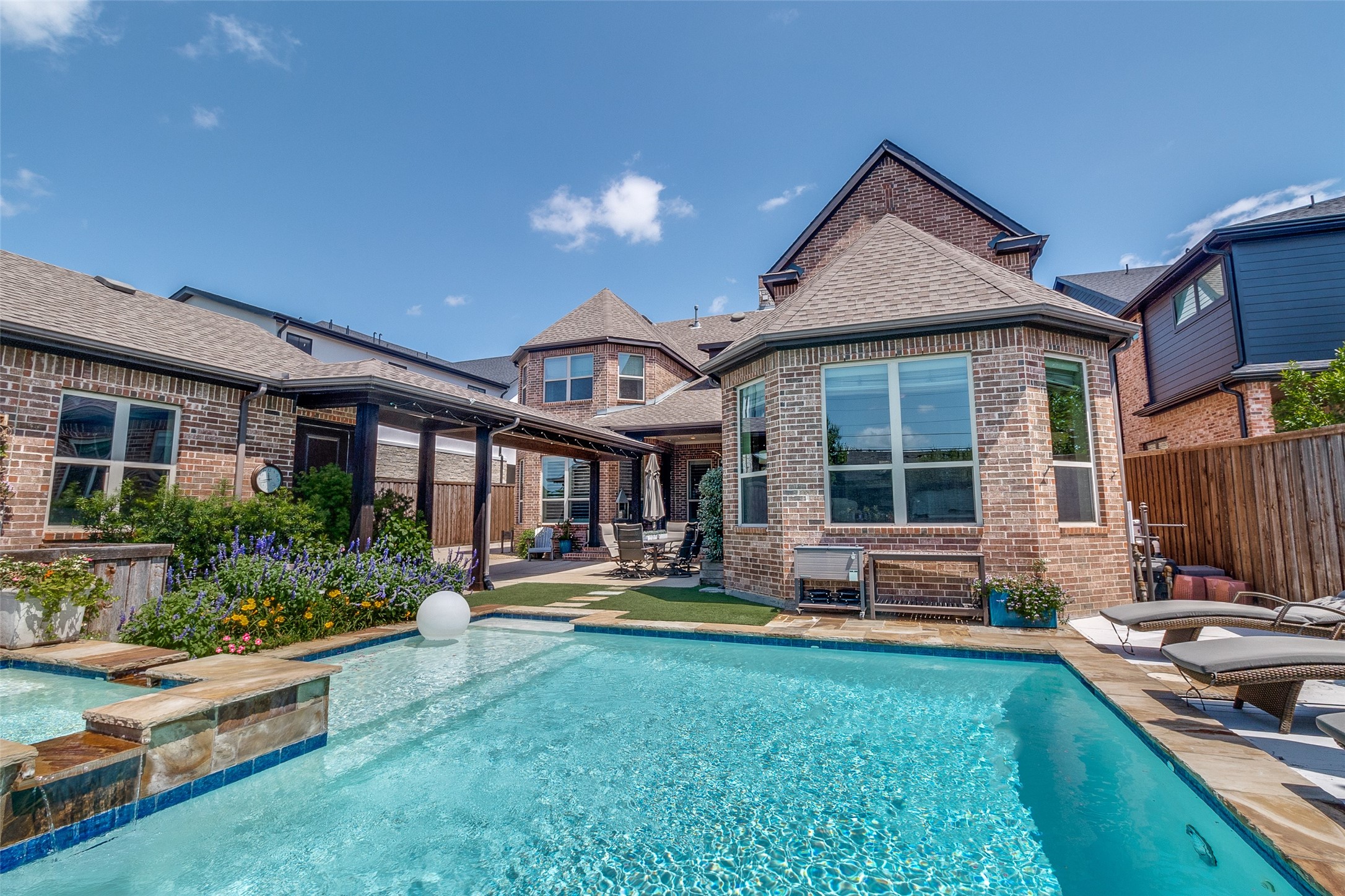 6820 Southridge Drive Dallas TX 75214
