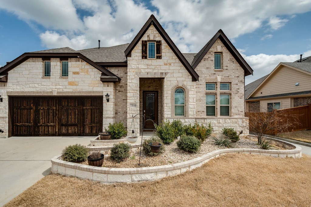 7516 Brooklake Drive Grand Prairie TX 75054