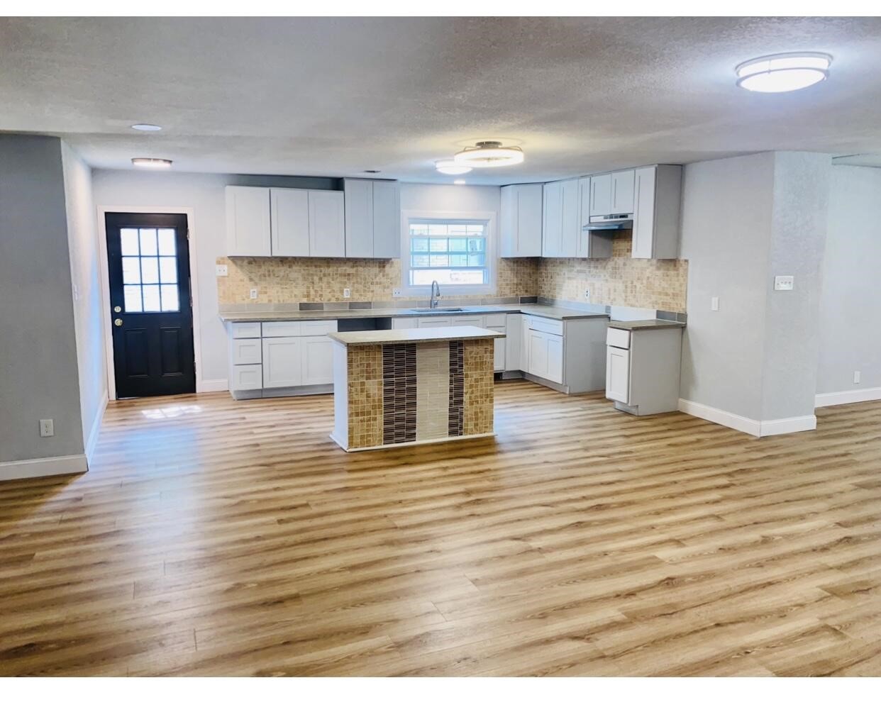 1574 Madrid Street Dallas TX 75216