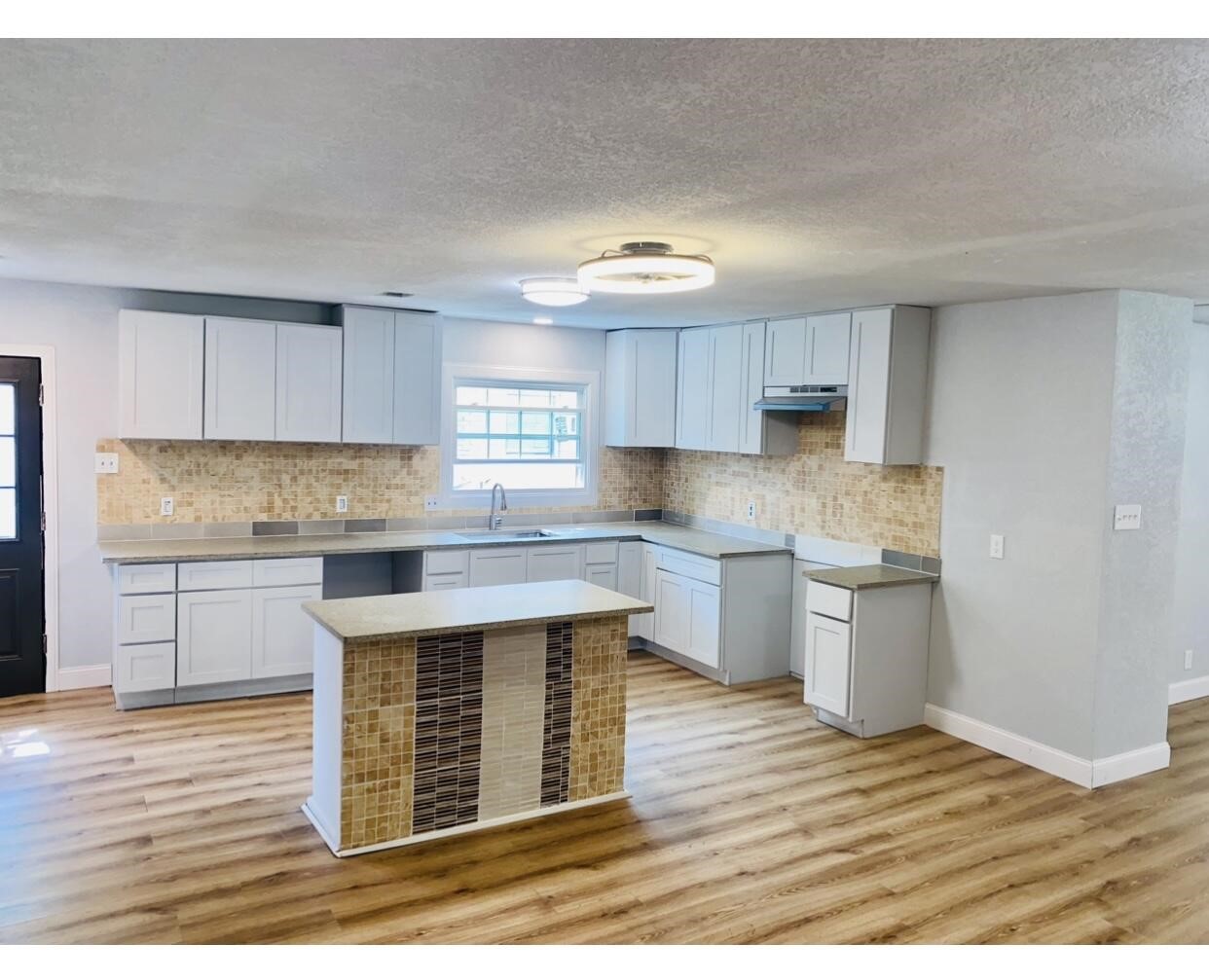 1574 Madrid Street Dallas TX 75216