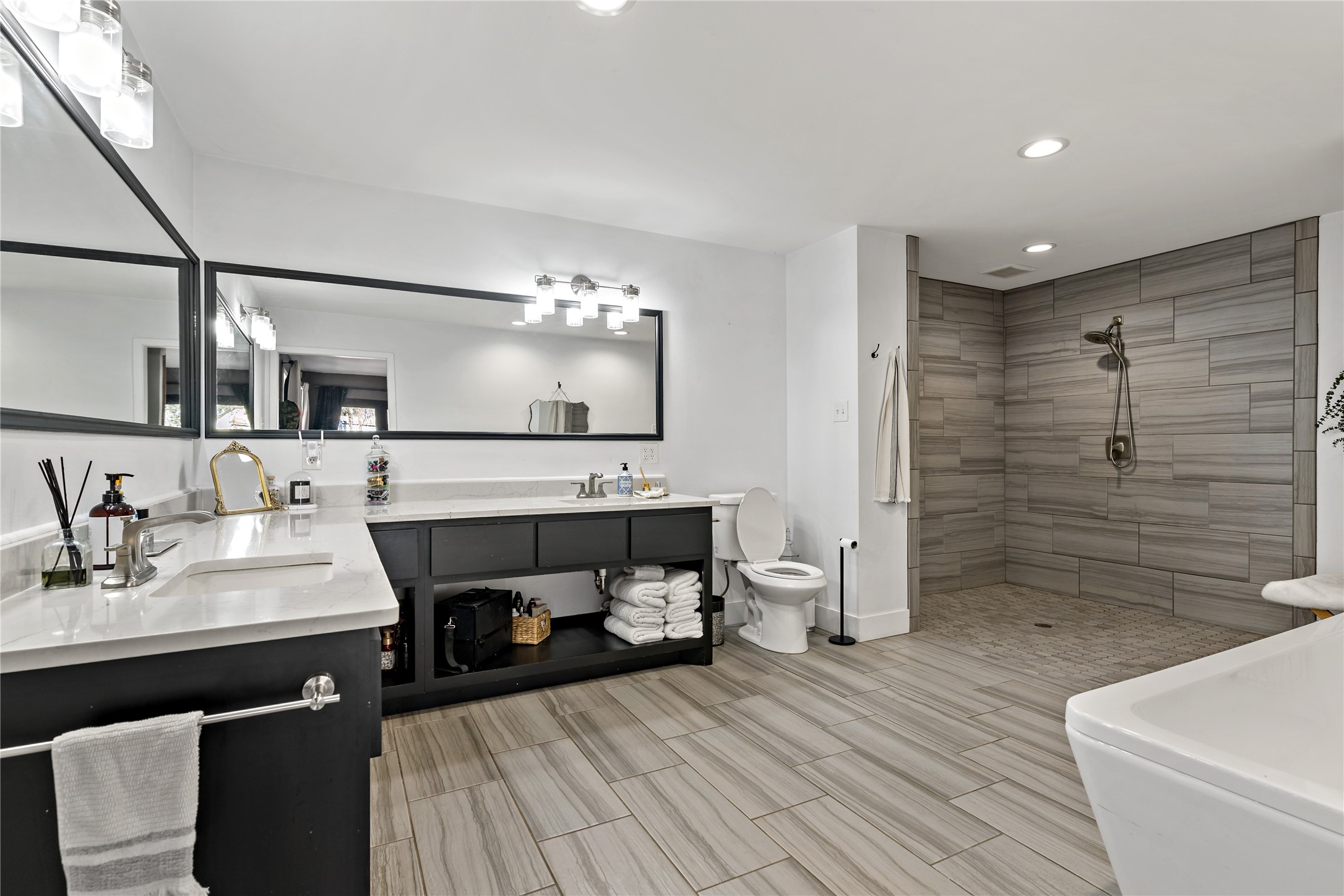 3155 Abbott Paris TX 75460