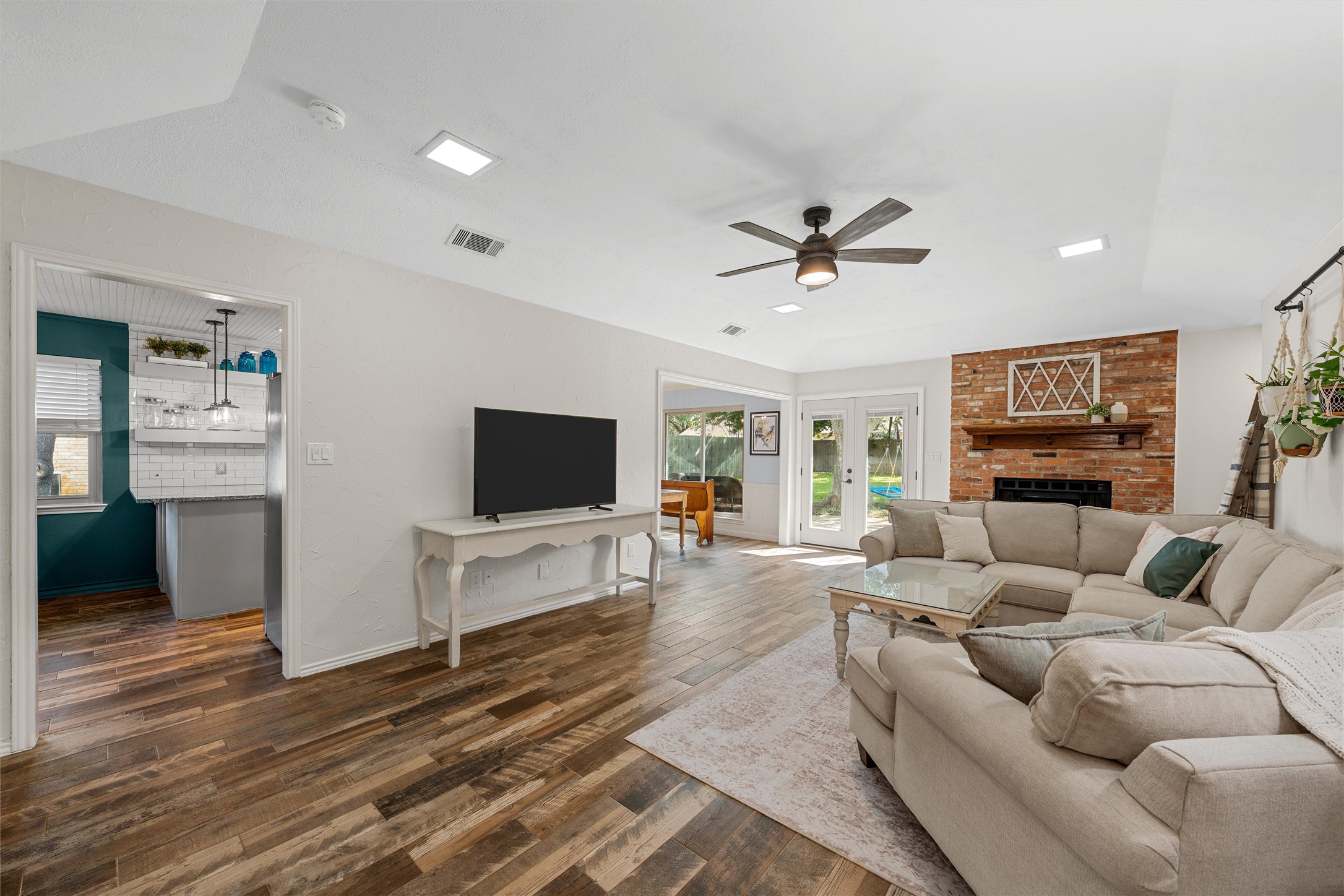 123 Marylee Drive Hewitt TX 76643