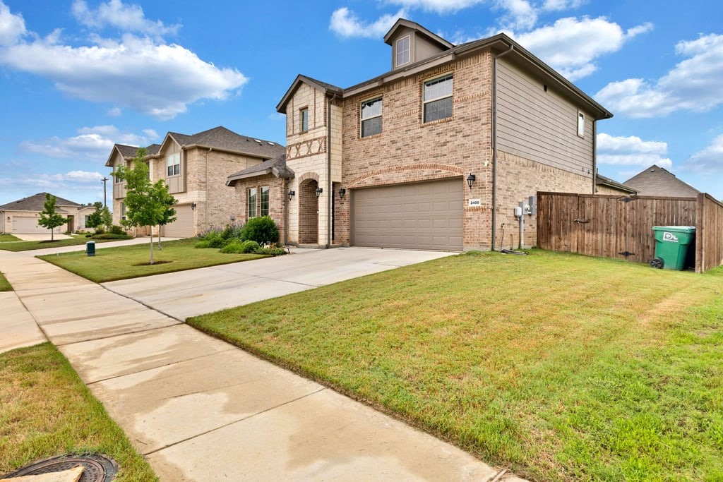 2400 Peebles Lane Denton TX 76207