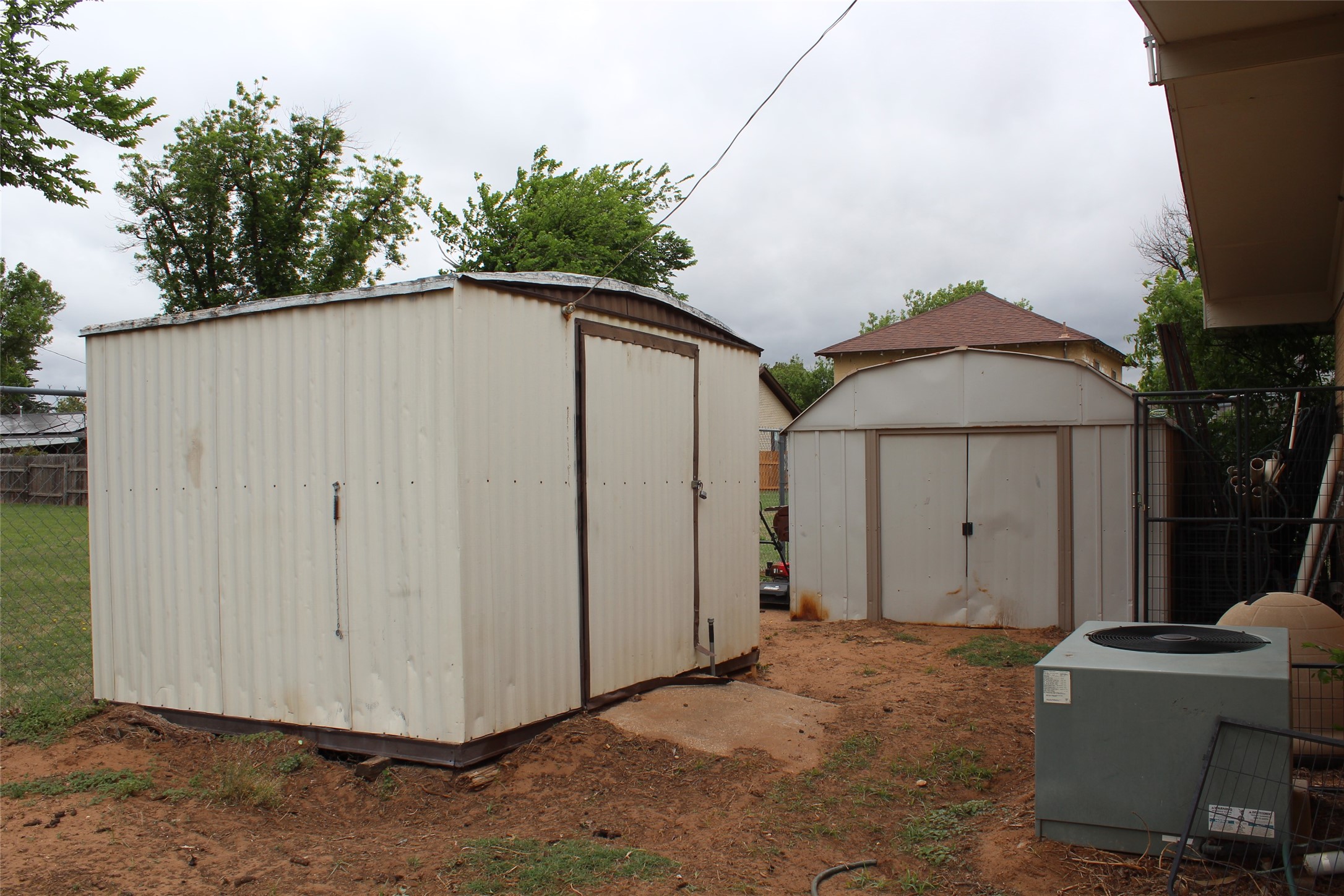 810 W Eden Street Munday TX 76371