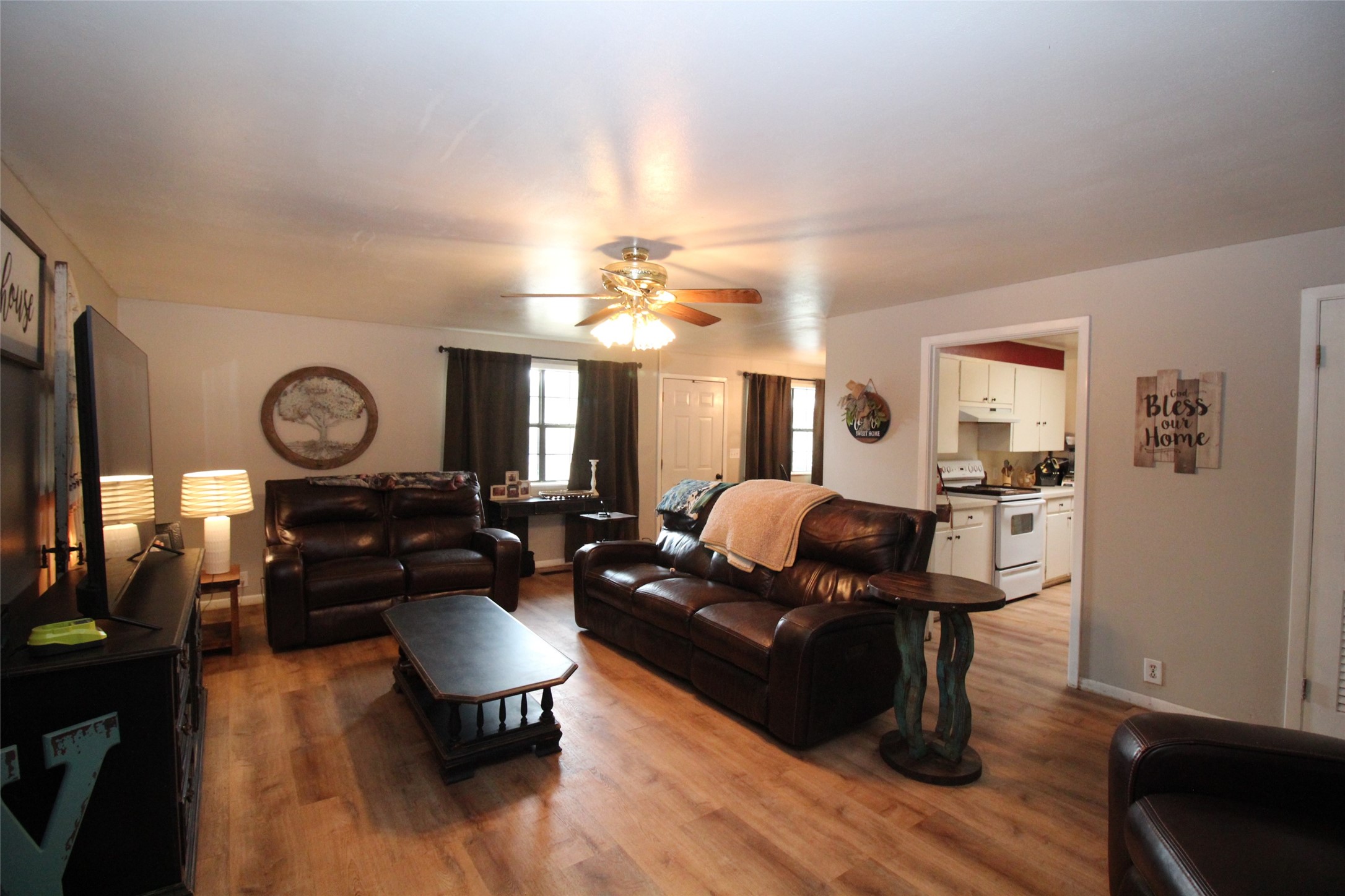 810 W Eden Street Munday TX 76371