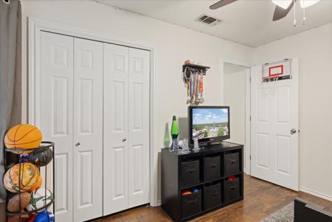 1709 W Doyle Street Granbury TX 76048