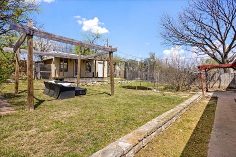 1709 W Doyle Street Granbury TX 76048