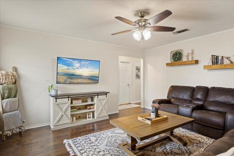 1709 W Doyle Street Granbury TX 76048