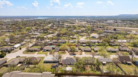 1709 W Doyle Street Granbury TX 76048