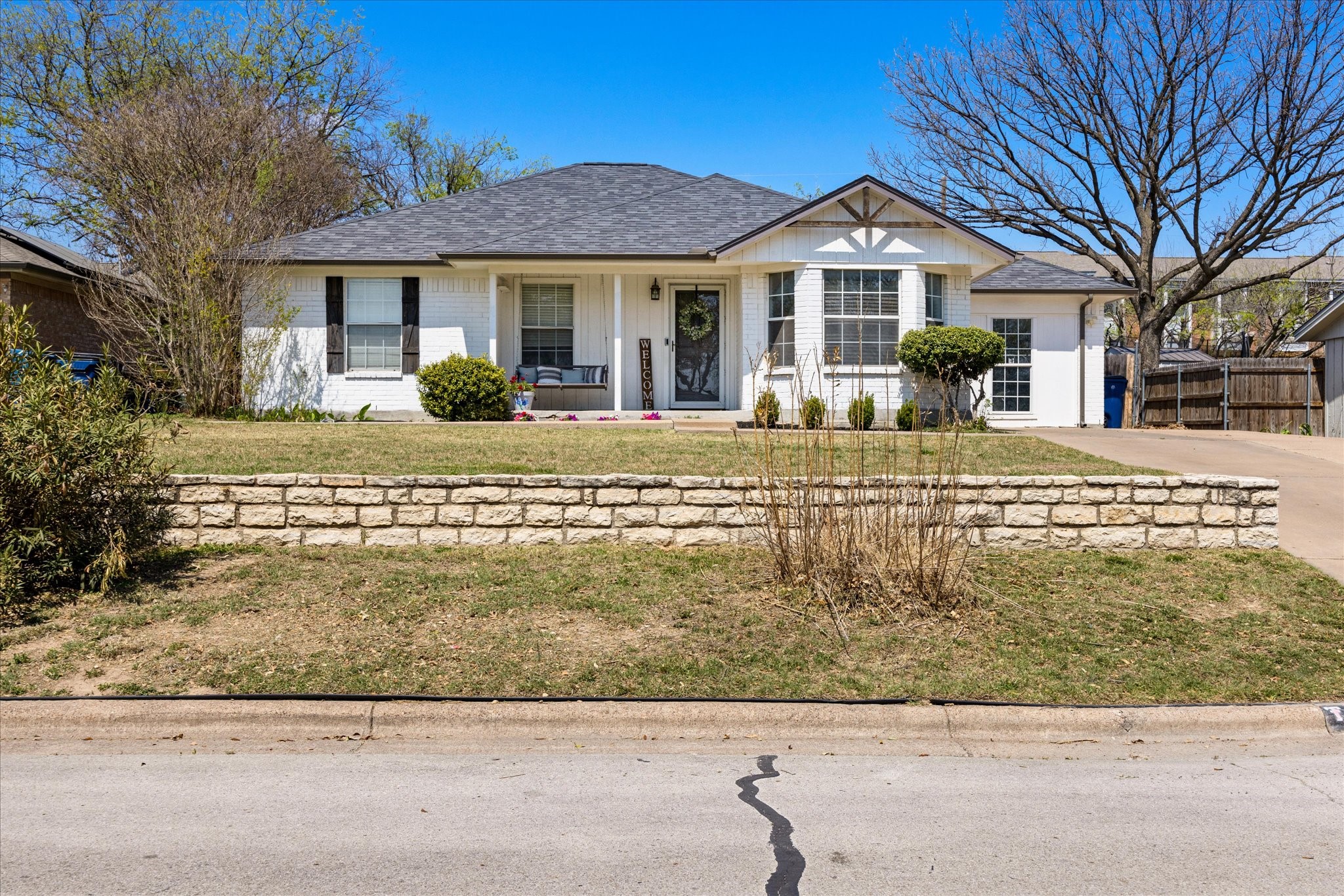 1709 W Doyle Street Granbury TX 76048