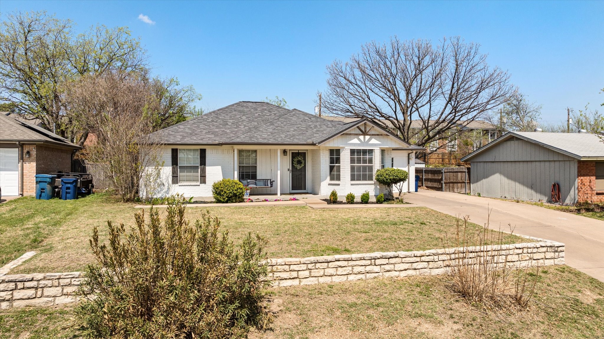 1709 W Doyle Street Granbury TX 76048