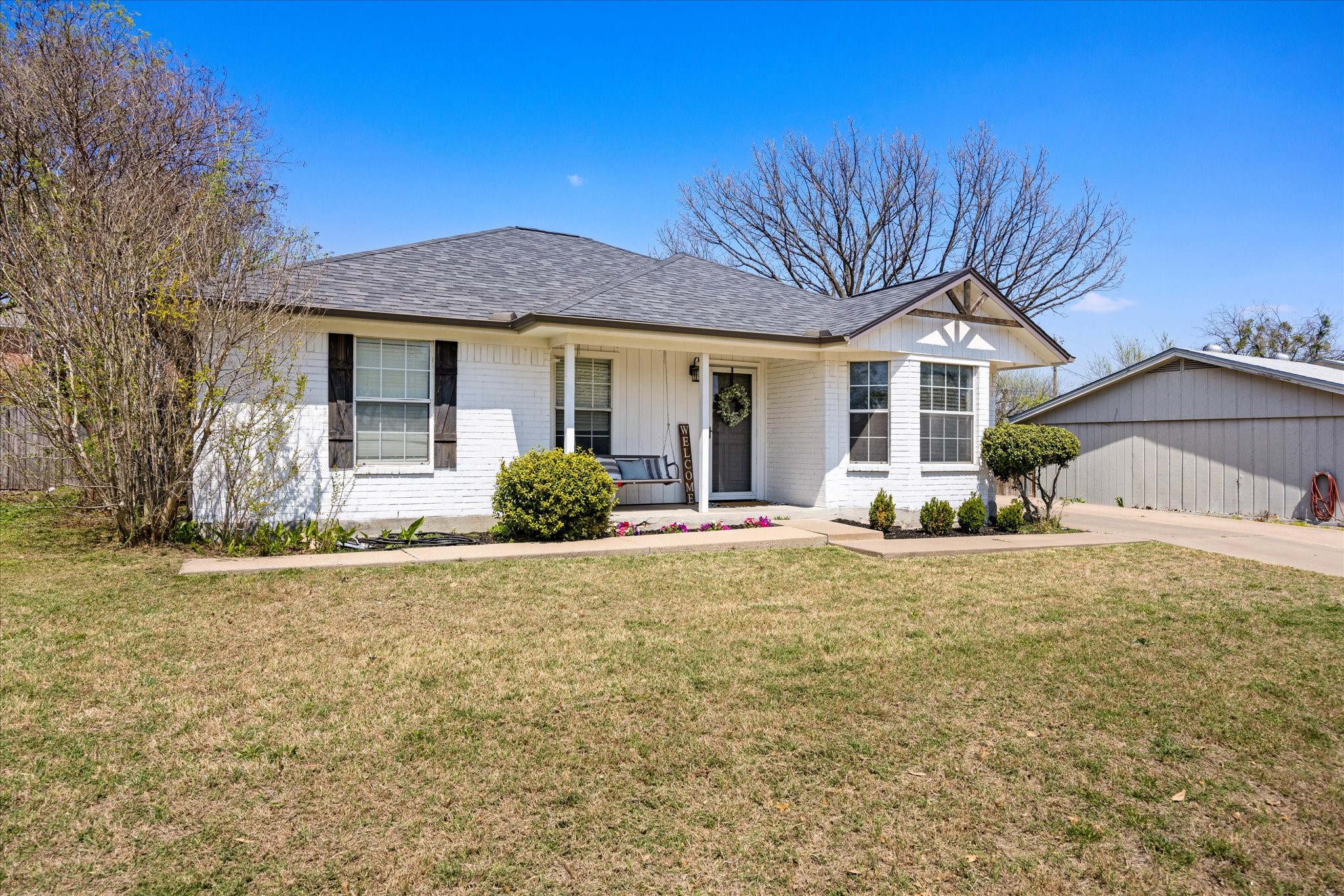 1709 W Doyle Street Granbury TX 76048