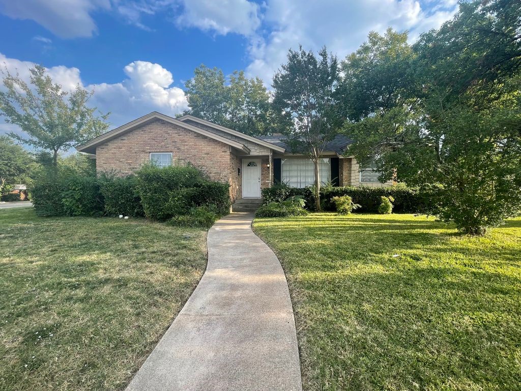 244 Valleyglen Drive Desoto TX 75115