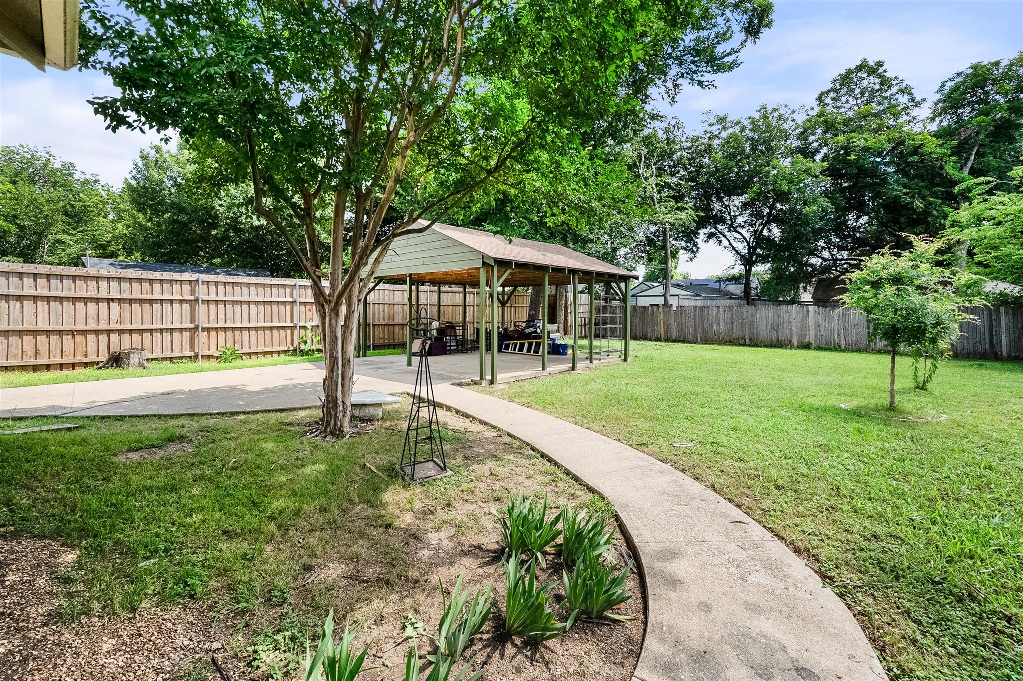 5107 Denton Drive Dallas TX 75235
