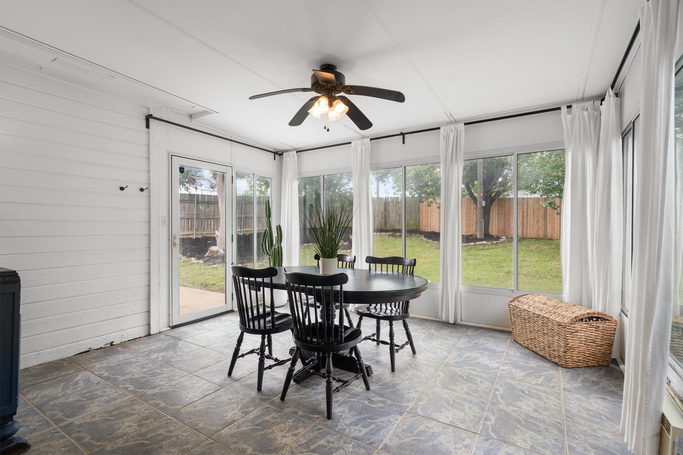 211 Arthur Drive Kennedale TX 76060