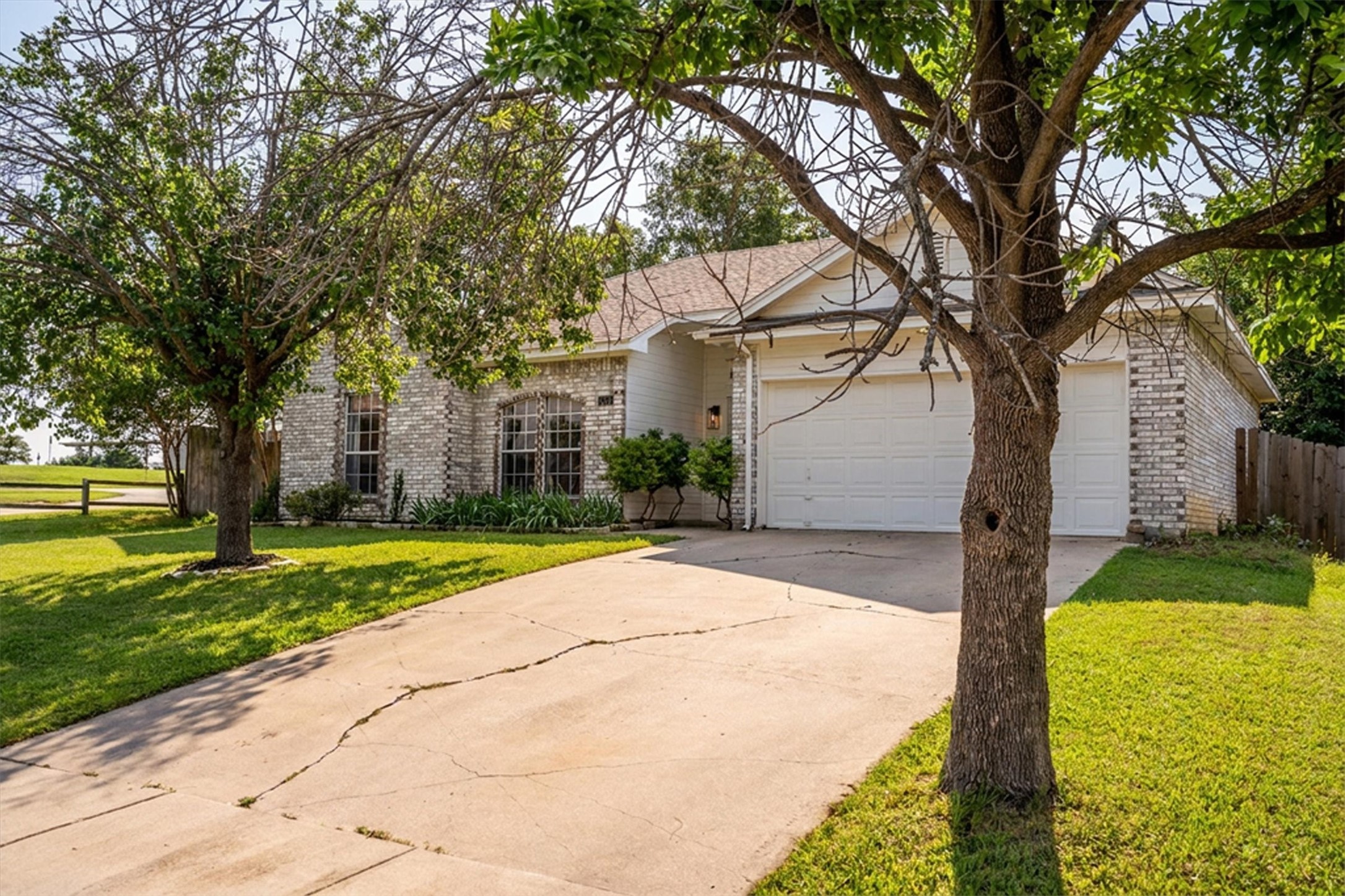 211 Arthur Drive Kennedale TX 76060