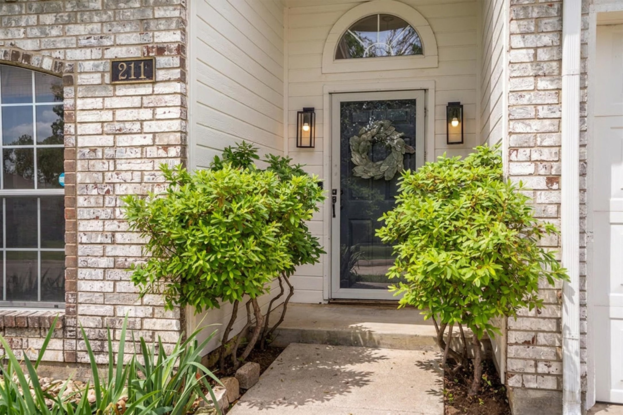 211 Arthur Drive Kennedale TX 76060