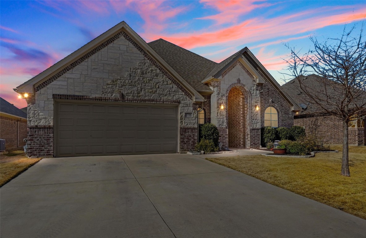 2736 Elmwood Drive Burleson TX 76028
