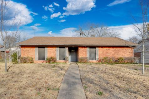 1502 Creekwood Lane Mesquite TX 75149