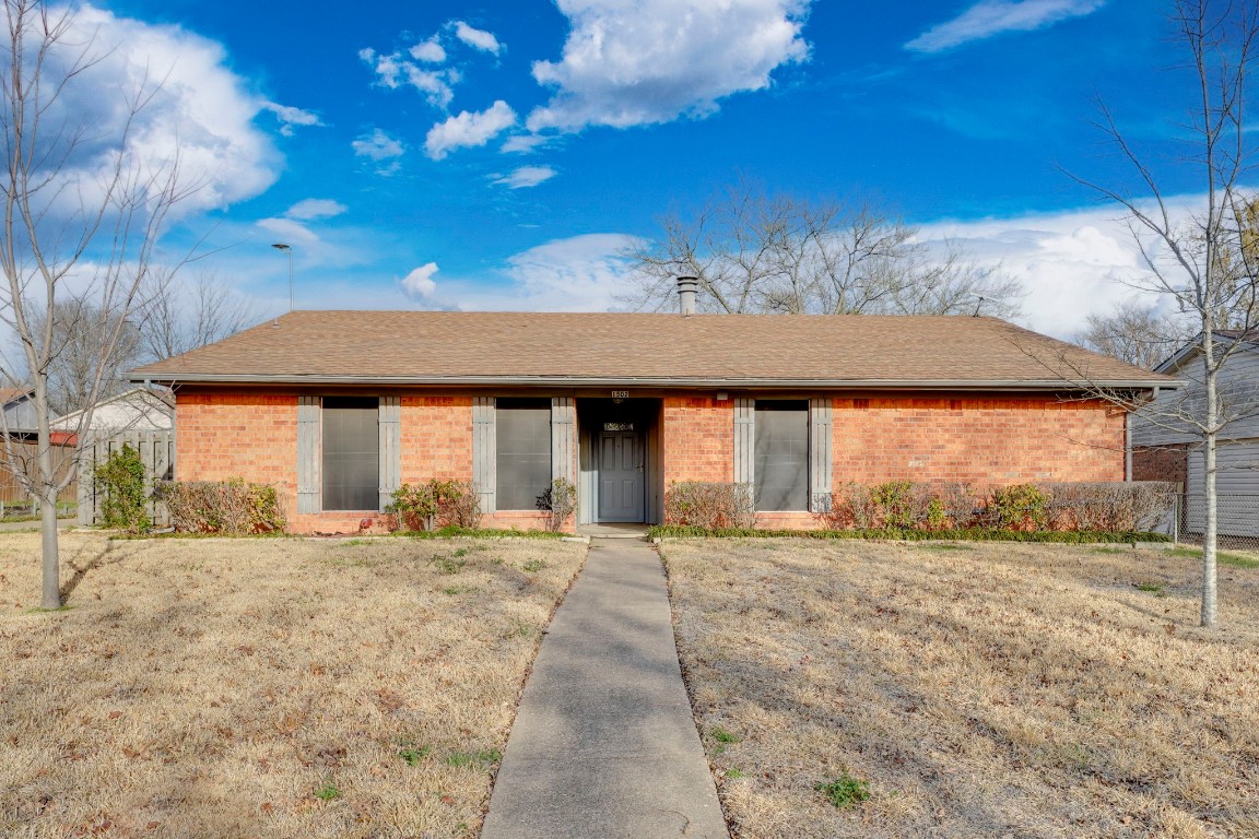 1502 Creekwood Lane Mesquite TX 75149