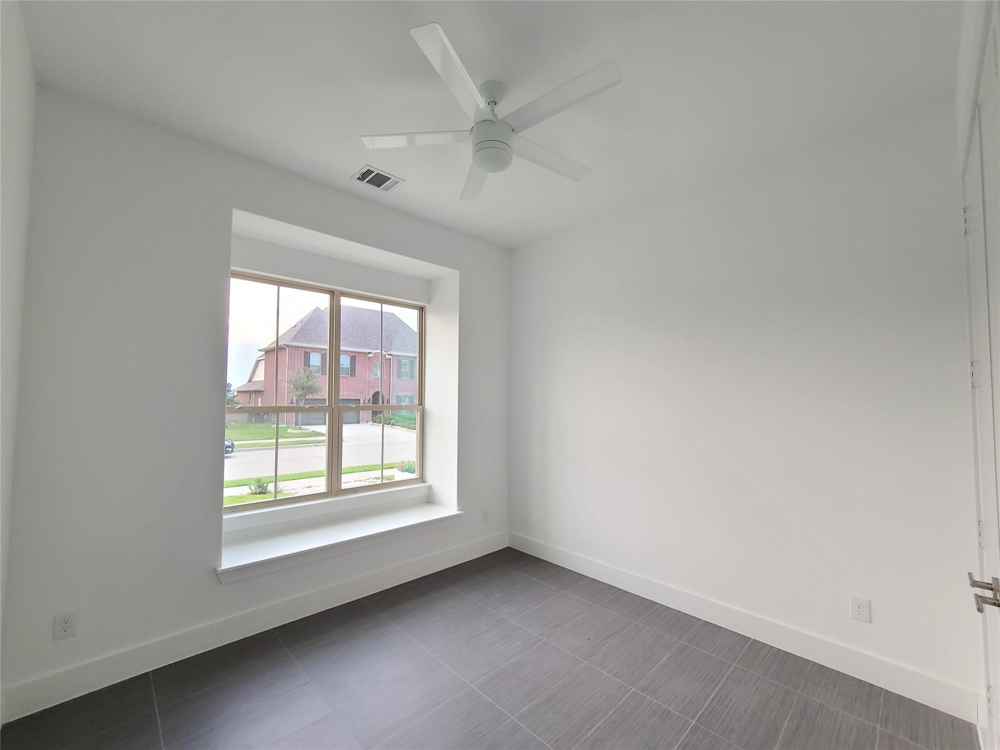 2812 Almanzor Avenue Irving TX 75062