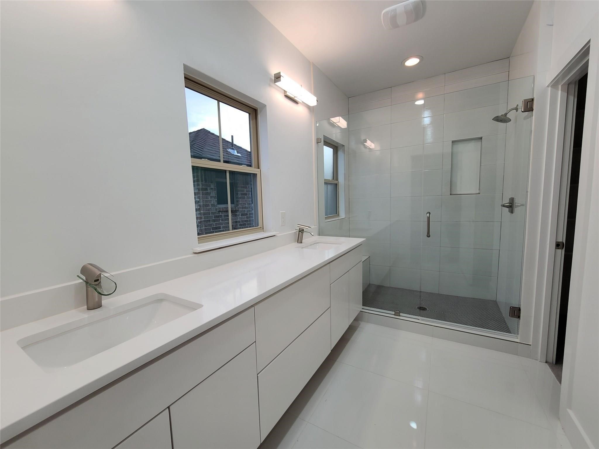 2812 Almanzor Avenue Irving TX 75062