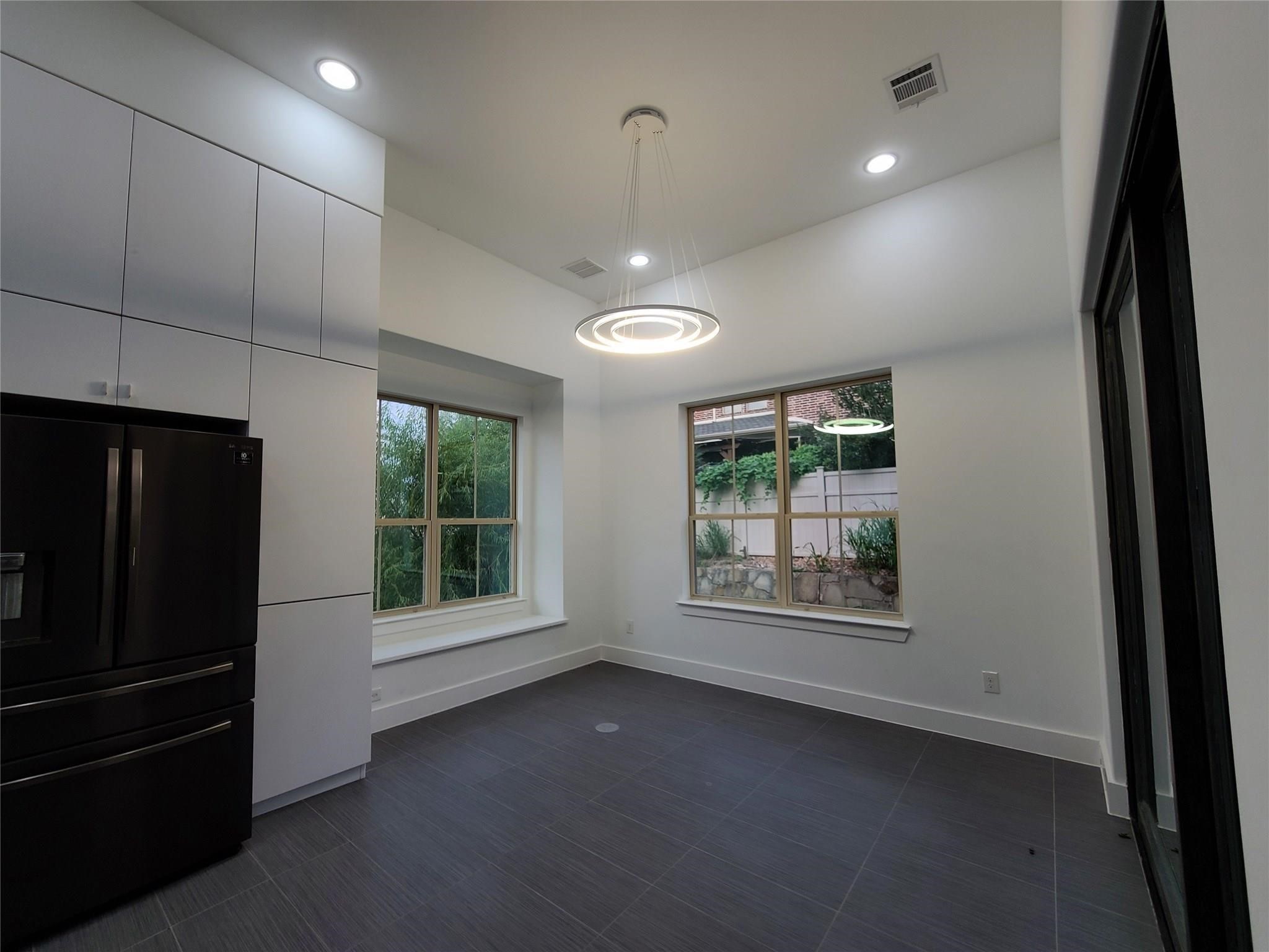 2812 Almanzor Avenue Irving TX 75062