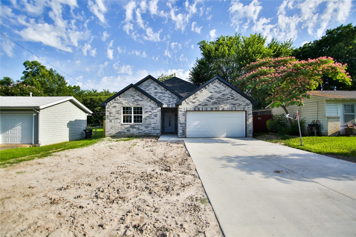 5525 Kilpatrick Avenue Fort Worth TX 76107