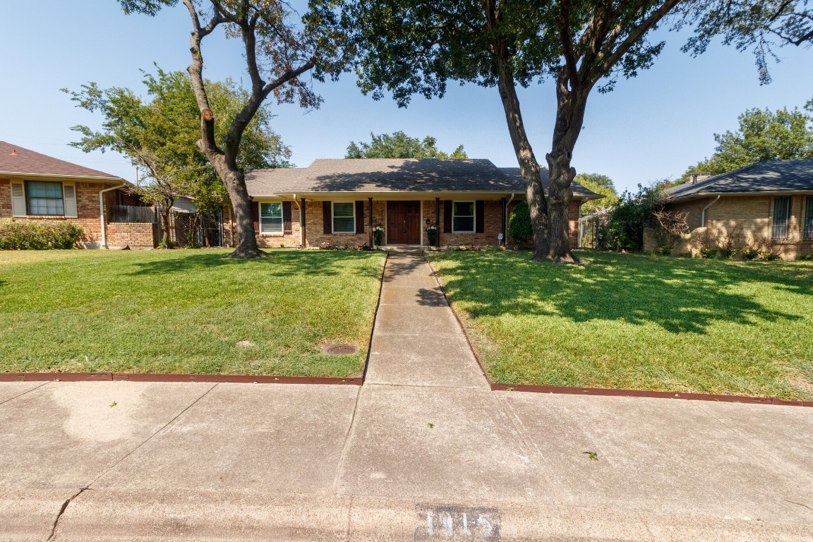 1915 Heather Glen Drive Dallas TX 75232