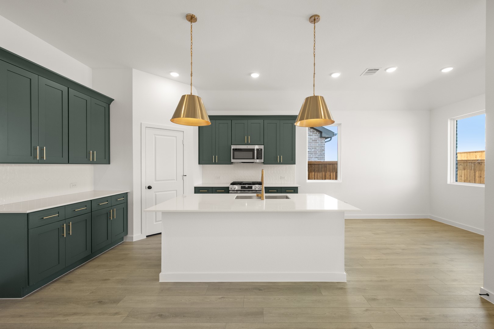 661 Tyronza Drive Justin TX 76247