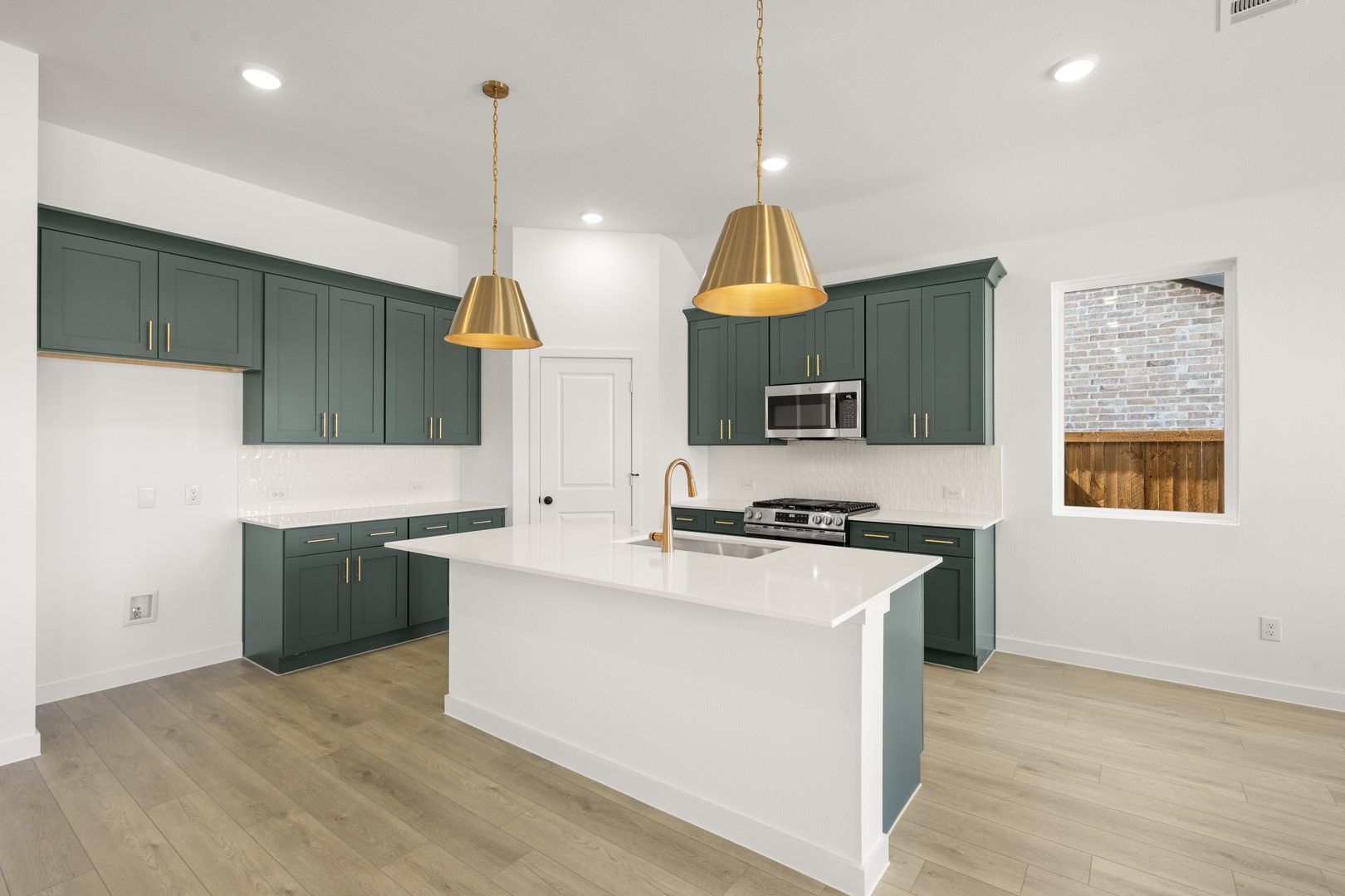 661 Tyronza Drive Justin TX 76247