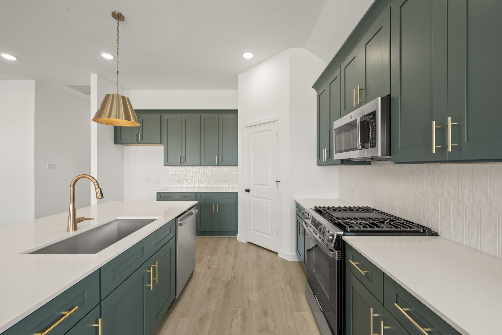 661 Tyronza Drive Justin TX 76247