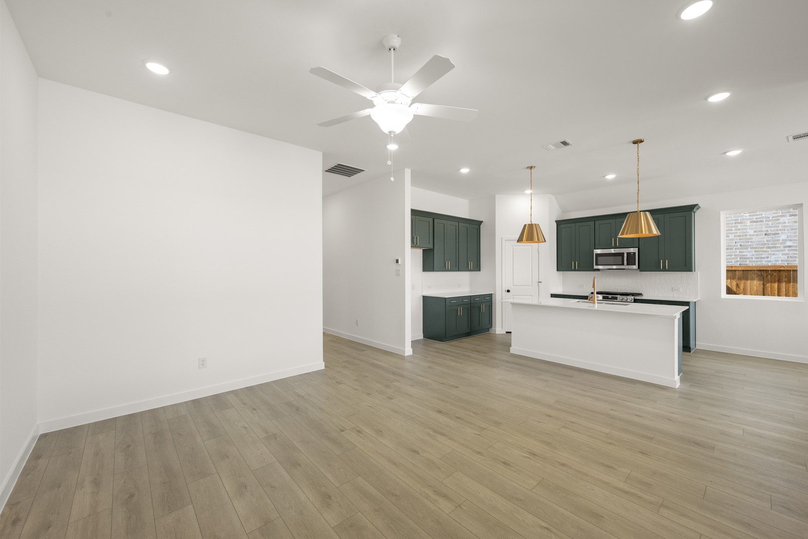 661 Tyronza Drive Justin TX 76247