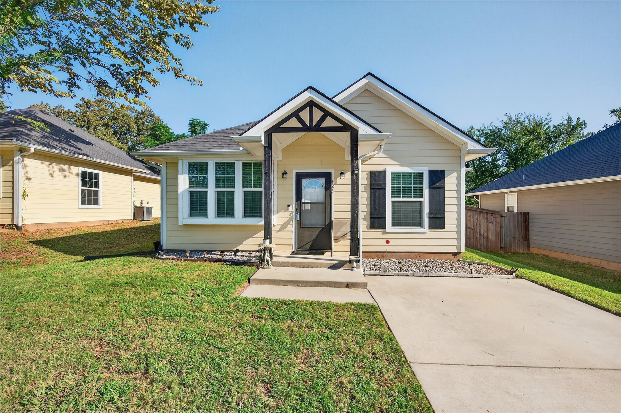 425 W Johnson Denison TX 75020