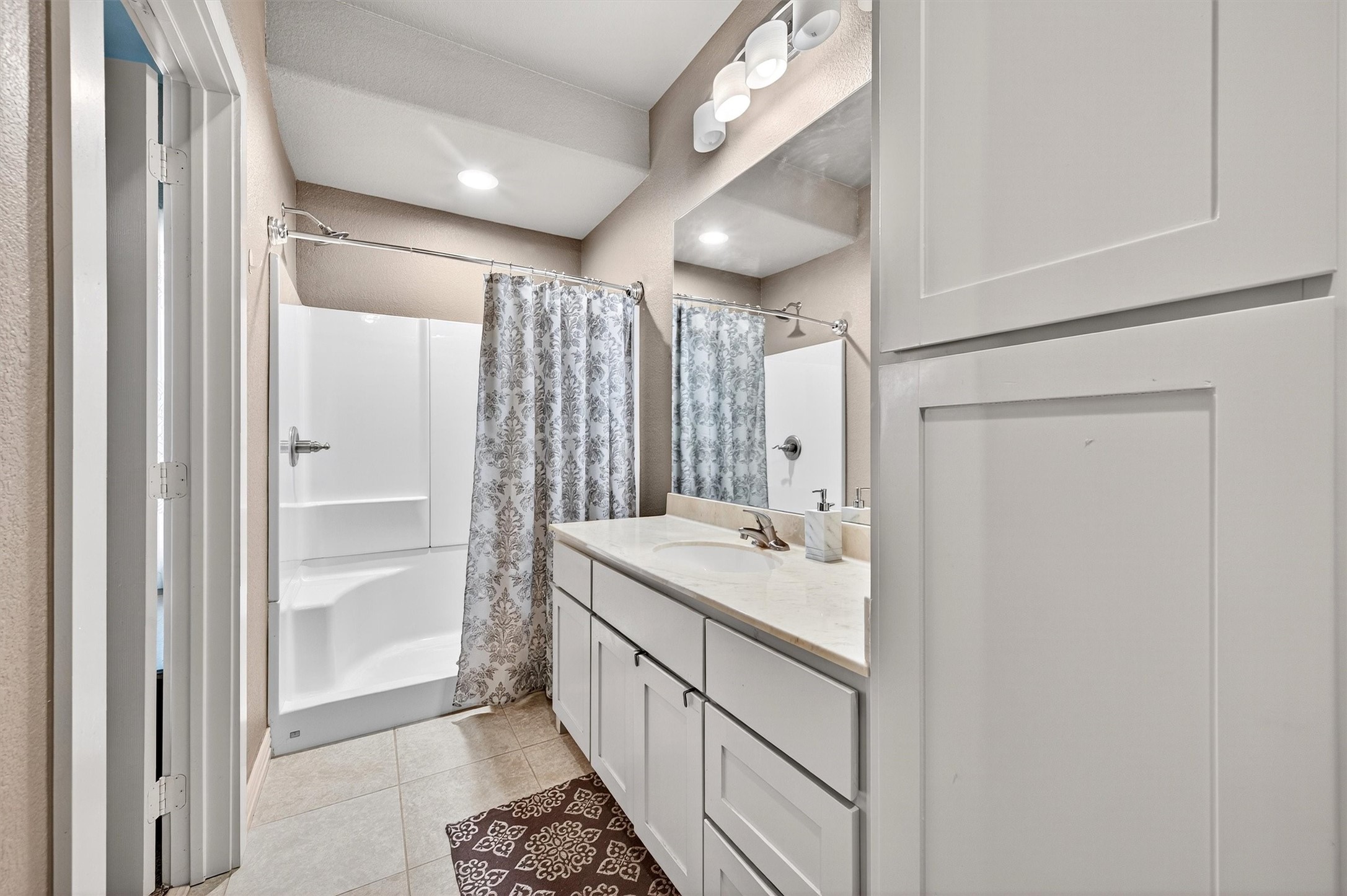 425 W Johnson Denison TX 75020