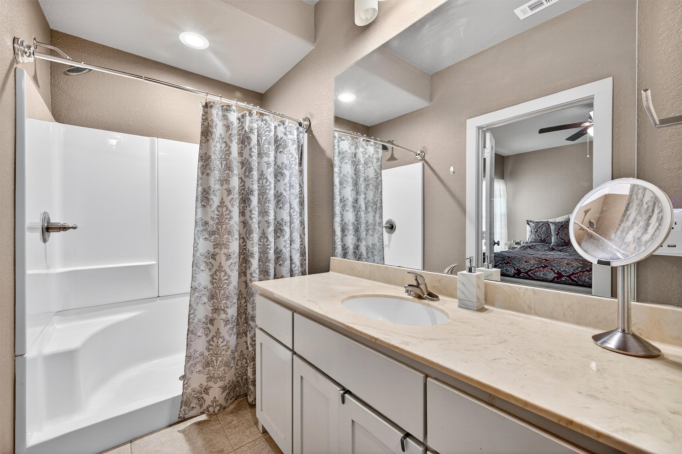 425 W Johnson Denison TX 75020